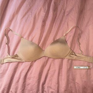 SKIMS Beige Wireless Plunge Push-up Bra